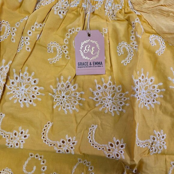 Grace & Emma Top Embroidered Off-Shoulder Puff Sleeves Tie Womens Size M New Tag - Picture 4 of 12